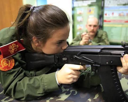 В российских школах могут ввести отдельный курс начальной военной подготовки